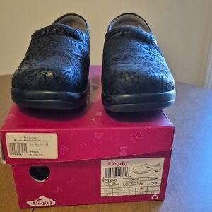 Alegria Keli KEL-431 Embossed Paisley Black Leather Clog